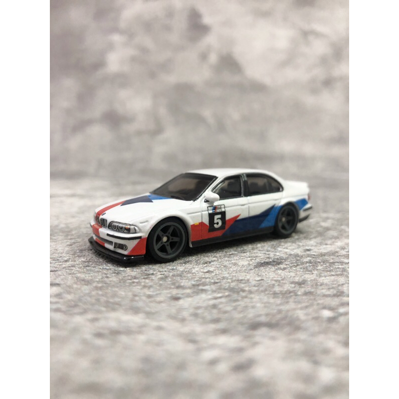 Hot Wheels Premium BMW M5 E39 2001 - Série Argent - Modèle 1/64 Neuf Avec Boîte