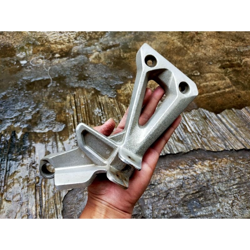 Jual Postep Foot Step KANAN Honda Absolute Revo Blade 110 Original ...