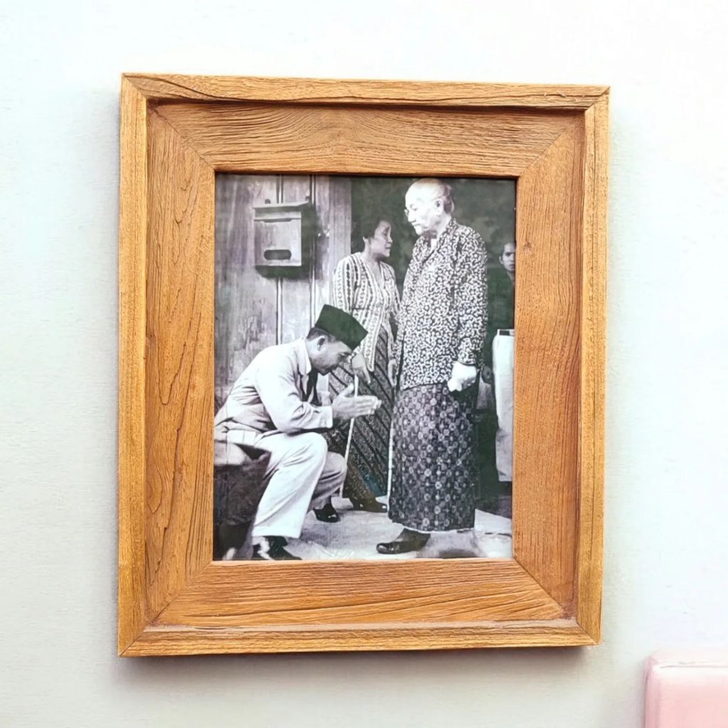 Jual PIGURA FOTO BAHAN JATI TUA 5R,6R,8R,10R,A4 LEBAR KAYU 5CM MODEL