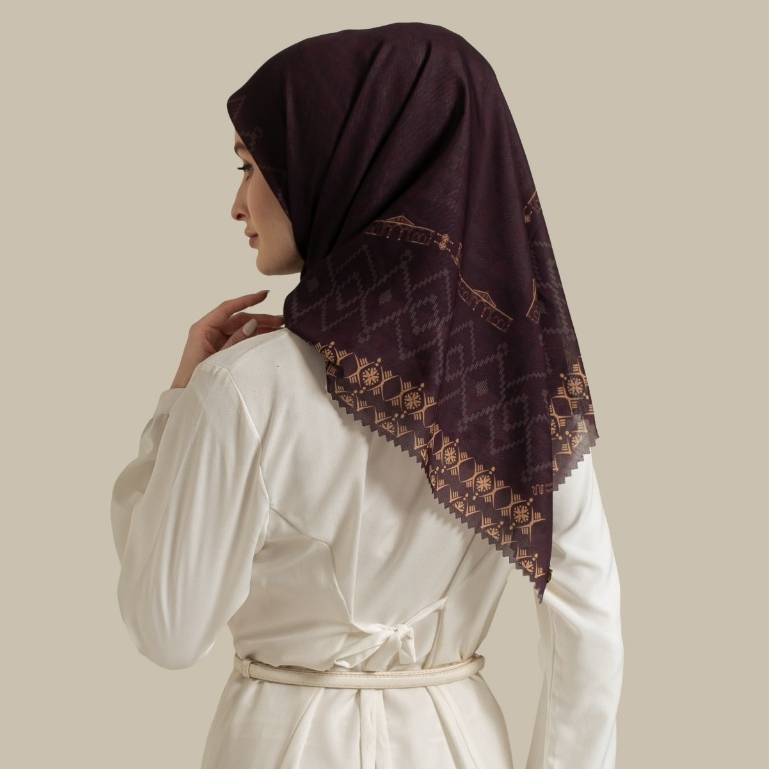 Wulang Narawangsa Hijab Segi Empat Musi Maroon Kerudung Segi Empat Hijab Motif Segi Empat Hijab Voal Premium
