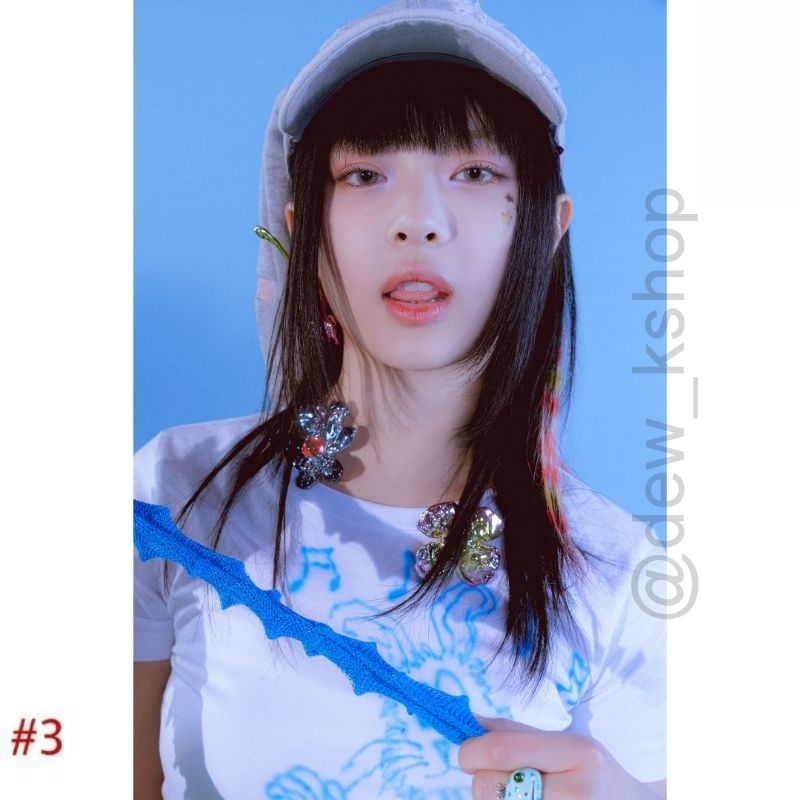 Jual POSTER NewJeans (HANNI) - 'OMG' | Shopee Indonesia