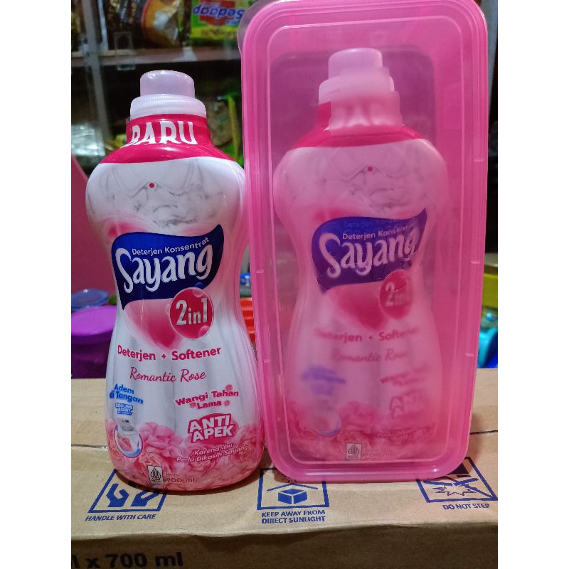 Jual Sayang Deterjen+softener Anti apek 700ml free kontainer pink ...