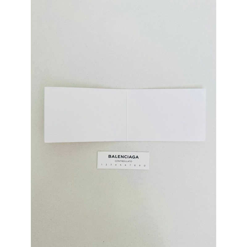 Balenciaga controllato card