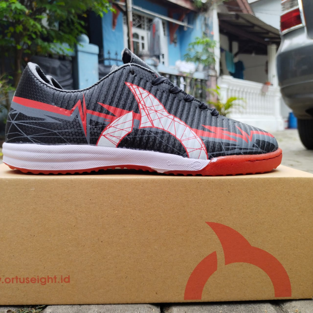 Jual sepatu futsal ORTUSEIGHT CATALYST RAIDEN MERAH HITAM | Shopee ...