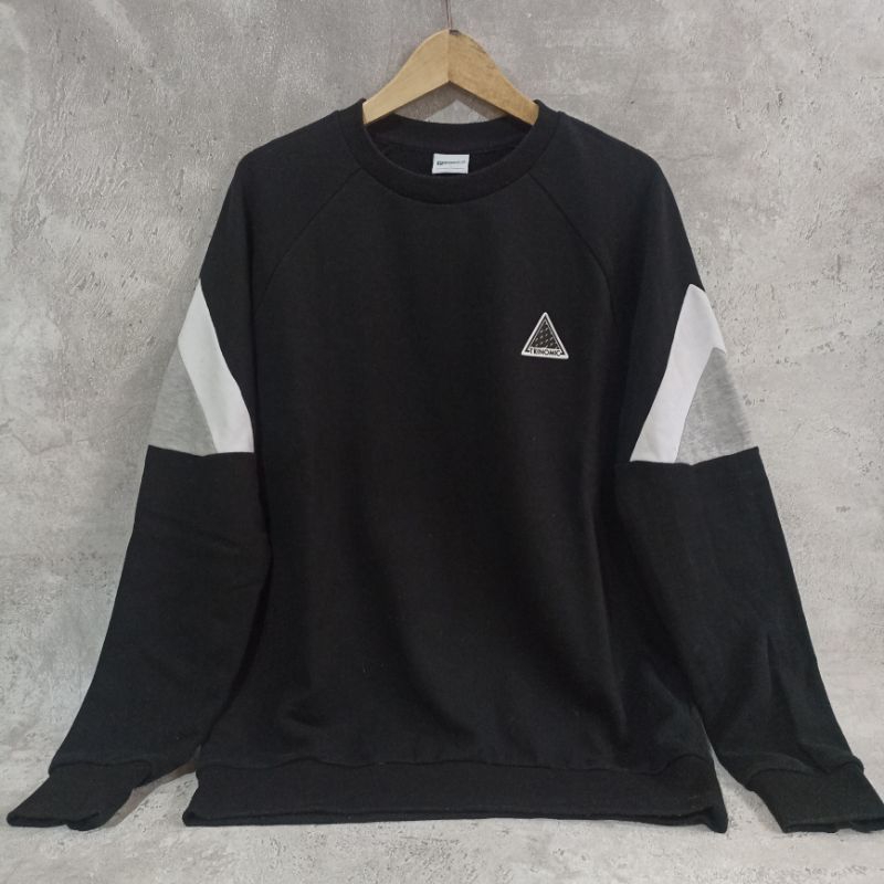 Jual crewneck Puma trinomic second thrift Shopee Indonesia