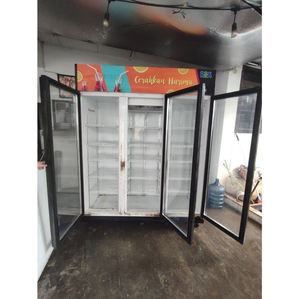 Jual Showcase RSA AMETHYST pendingin minuman 3 pintu 1300 liter 5 Rak ...