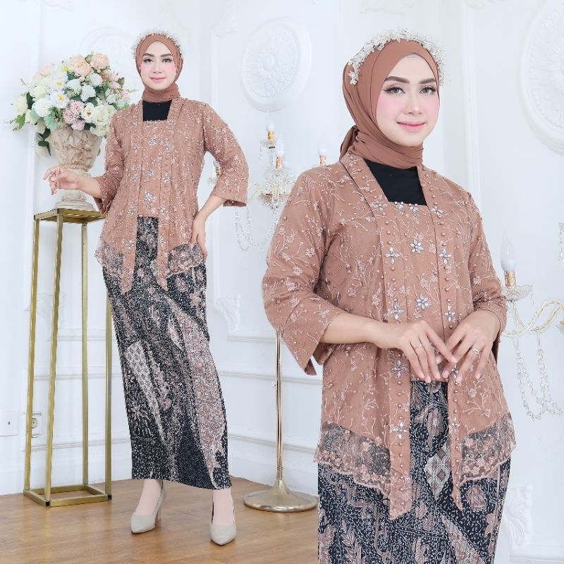 Jual Stelan Kebaya Kutubaru Matt Tille Mutiara Full Payet, Kebaya ...