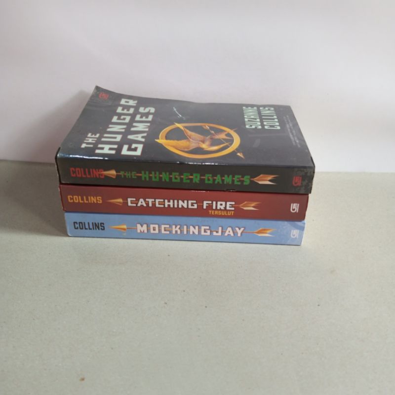 Jual Buku Paketan The Hunger Games Suzanne Collins Shopee Indonesia