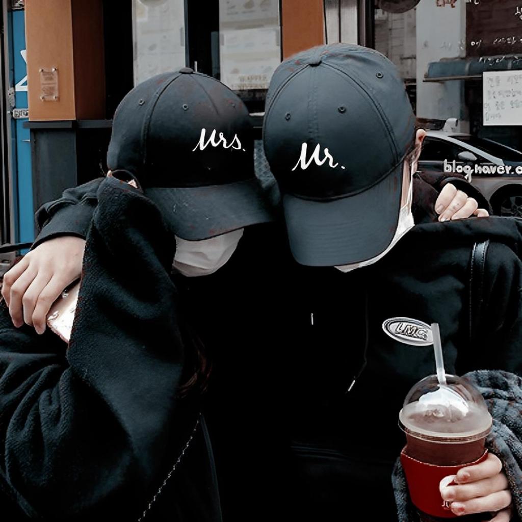 Jual TOPI COUPLE LUCU LOVE MR MRS YOURS MINE | Shopee Indonesia