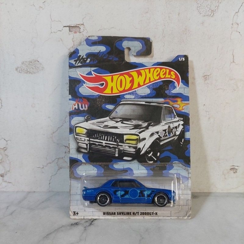 Hot Wheels Collector Nissan Skyline HT 2000GT-X Diecast Car - 1:64 Scale With Metal Parts