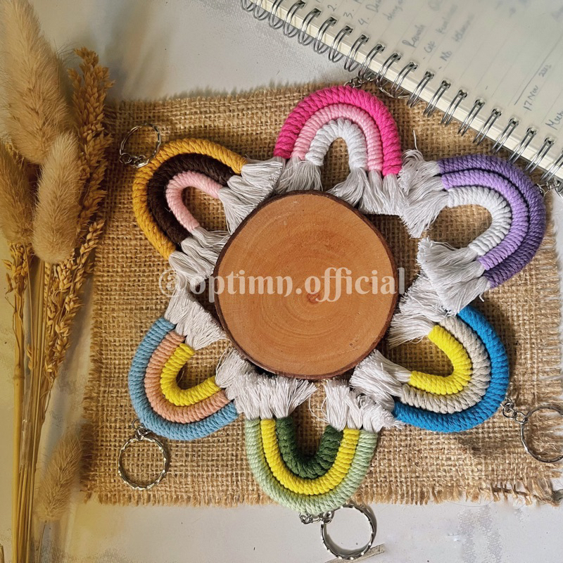 Jual [PART III - B] GANTUNGAN KUNCI MACRAME RAINBOW | Gantungan Macrame ...