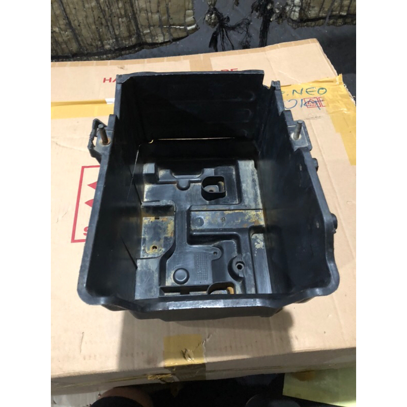 Jual WADAH/DUDUKAN AKI FORD FIESTA COPOTAN ORI | Shopee Indonesia
