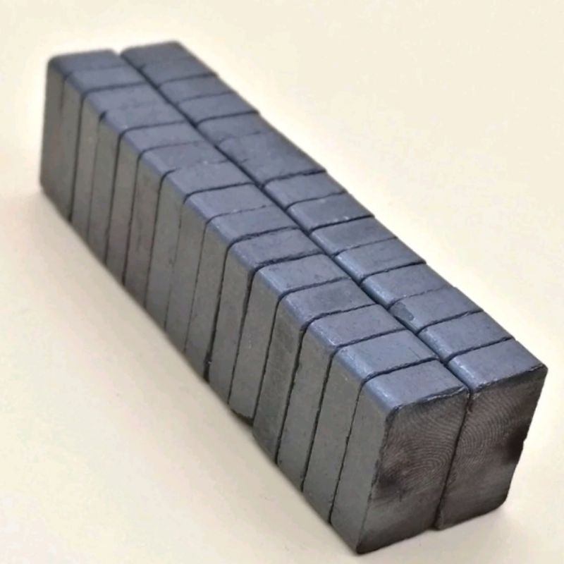 Jual Magnet Ferrite Balok Kotak kecil 25x20x5mm | Shopee Indonesia