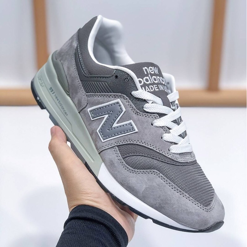 New Balance 997 Grey USA 100 Original Sneakers Casual Pria Wanita Sepatu Ori Murah Sepatu Original Sepatu New Balance Sepatu Pria Sepatu Import