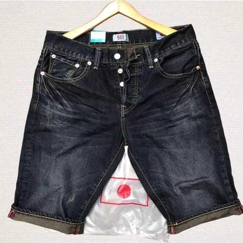 Jual celana pendek jeans pria kekinian/celana pendek jeans pria terbaru