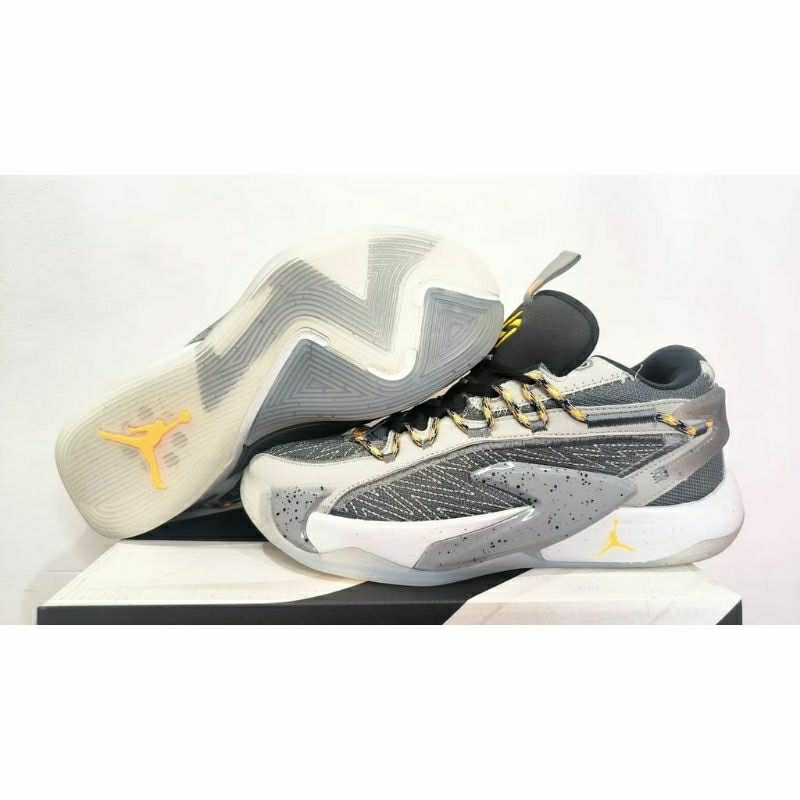 sepatu basket jordan