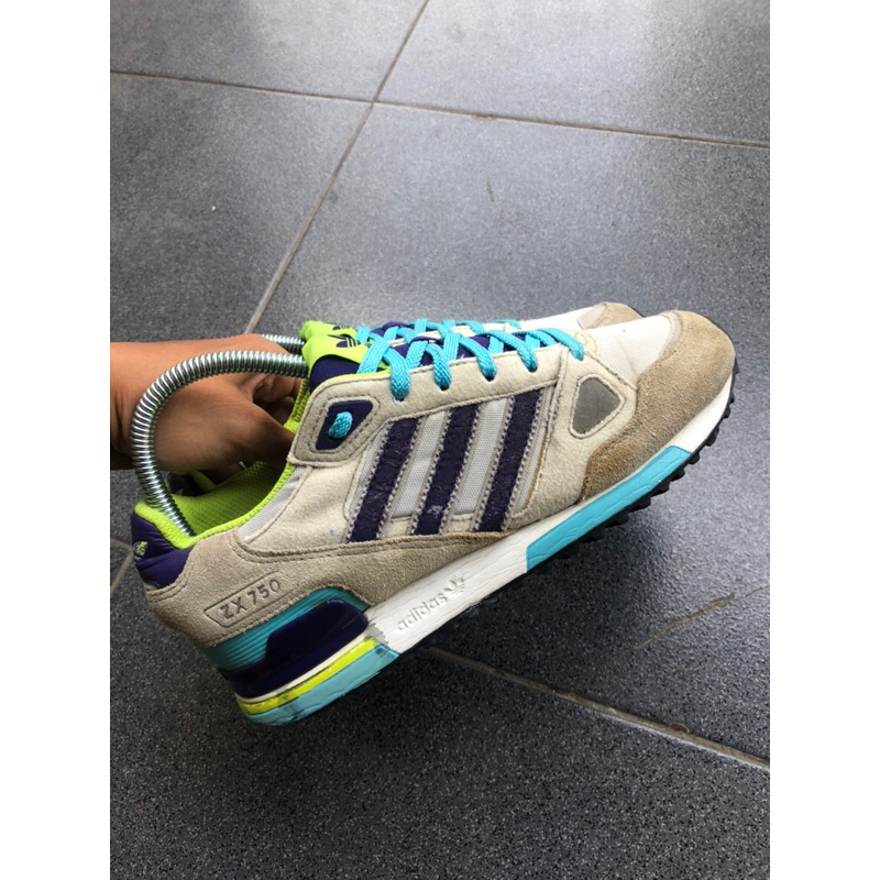 Jual adidas 2025 zx 700 bandung