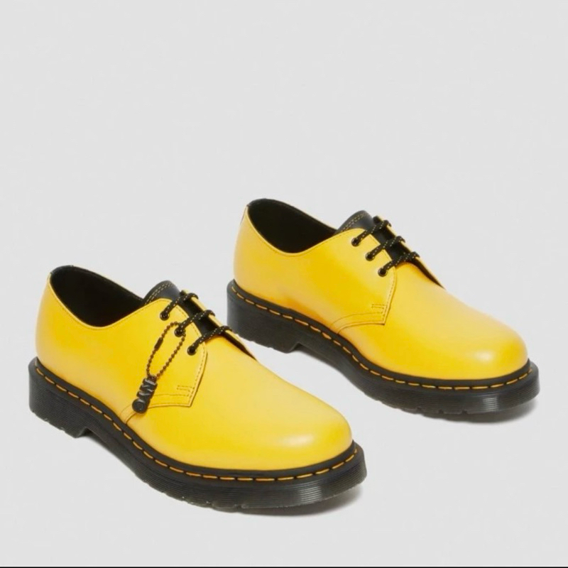Dr martens 1461 yellow dysgraphic laces