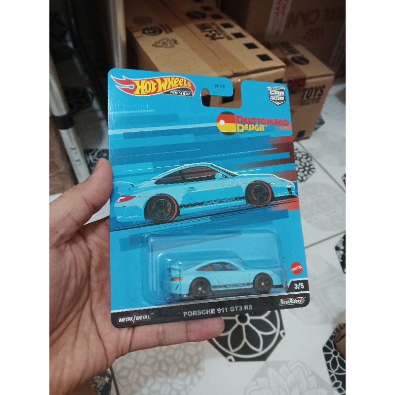 Hot Wheels Porsche 911 GT3 R, Autoculture Circuit Legends, Cars for Children from 3 Years and Adult Fans and Collectors, Premium Collection of Car Culture, Vehicles in 1:64 Scale, HRV72