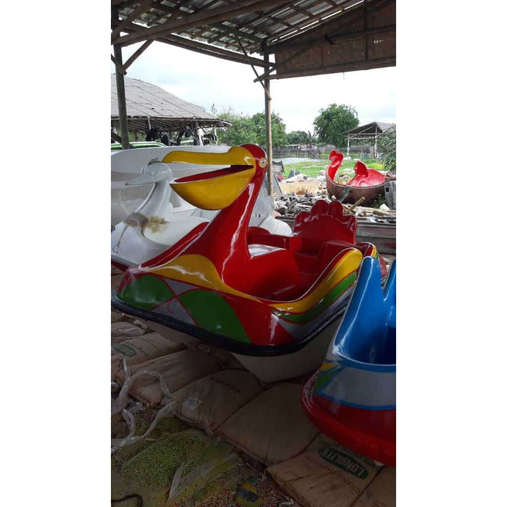 Jual Perahu Wisata Wahana Air Sepeda Air Bebekan Fiberglass Perahu Fiberglas Shopee Indonesia