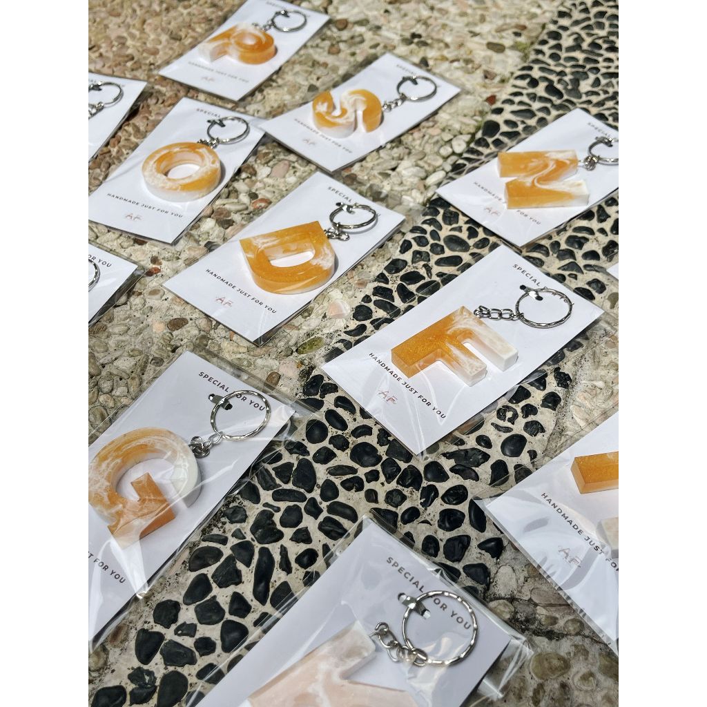 Jual ( Kuning putih ) Alphabet Letter Keychain Resin Gantungan Kunci ...