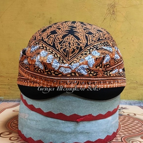 Jual Blangkon Kasatrian Solo Motif Modang | Shopee Indonesia
