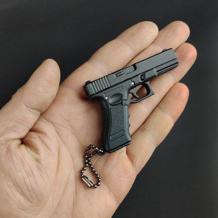 Jual REAL KEYCHAIN 13 GLOCK KEYCHAIN /GANTUNGAN KUNCI MINIATUR BAHAN