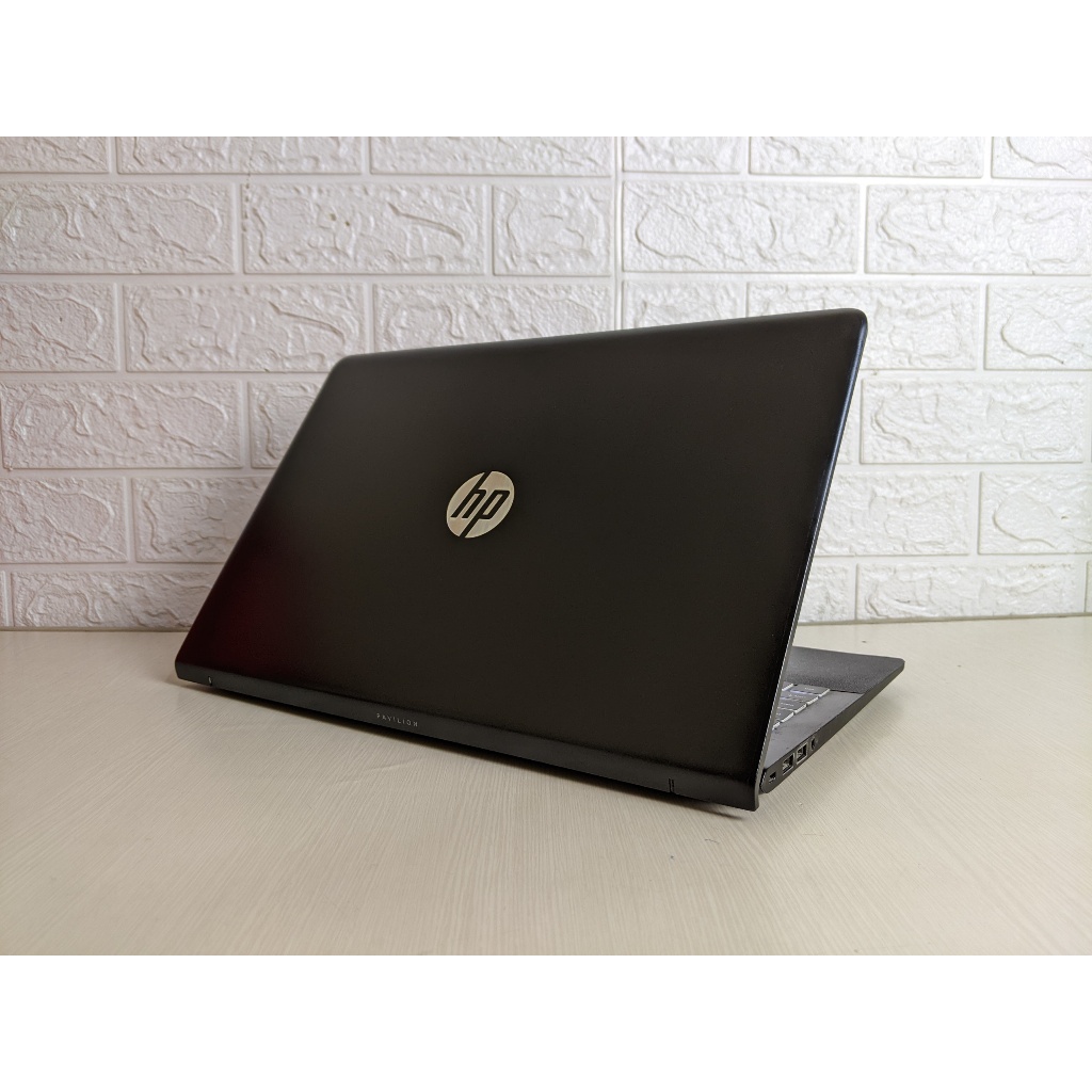 HP Pavilion 15-cu1014TX / Core i7（HP Pavilion 14 - EH1014TX