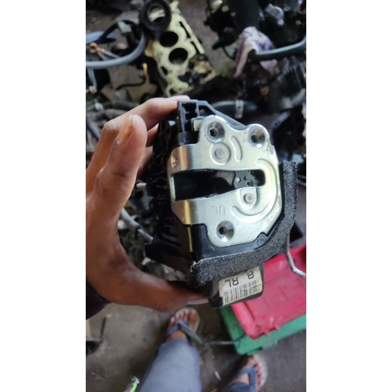 Genuine left rear Kia Rio Door Lock HYUNDAI MOBIS KOREA - Rio door lock