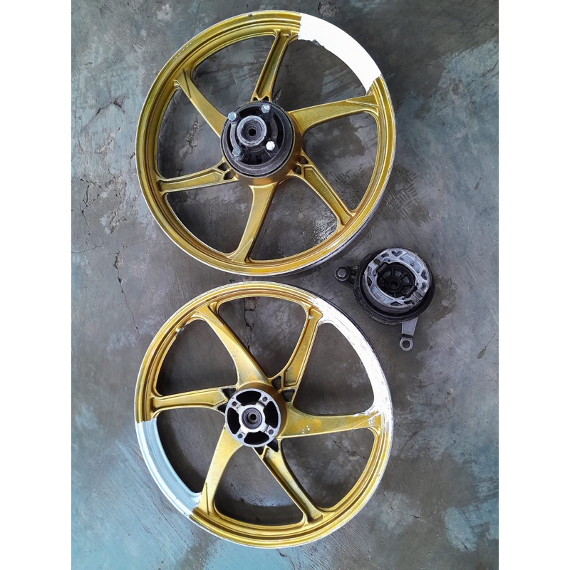 Jual Velg Yamaha Jupiter Cast Wheel Whell Depan Belakang Pnp Fizr Force1 Shopee Indonesia