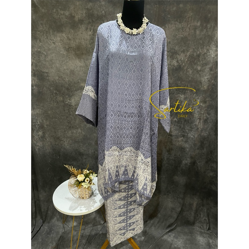 Jual Sartika.Daily_ Oneset Laura Jupri | Kaftan kondangan | Kaftan ...