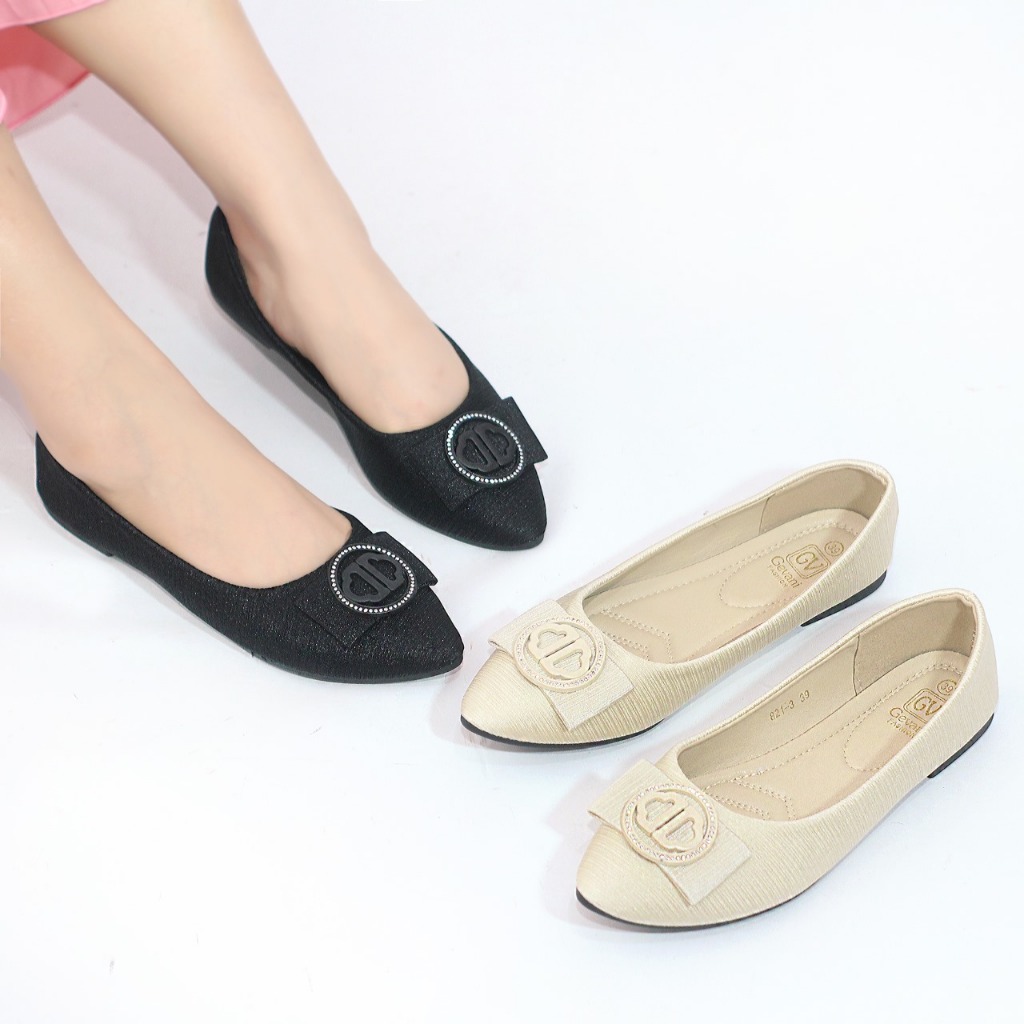 Sepatu sandal flat on sale