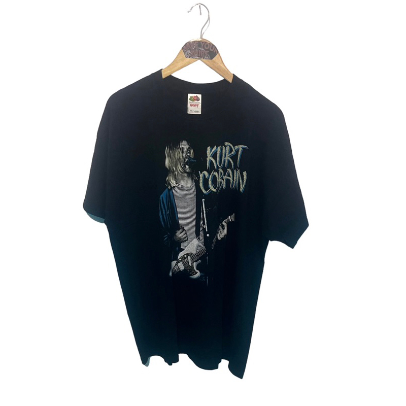 Maglietta Ufficiale Kurt Cobain &ndash; Stampa Laterale Colorata Su Fondo Nero &ndash; Nuova Con Etichette