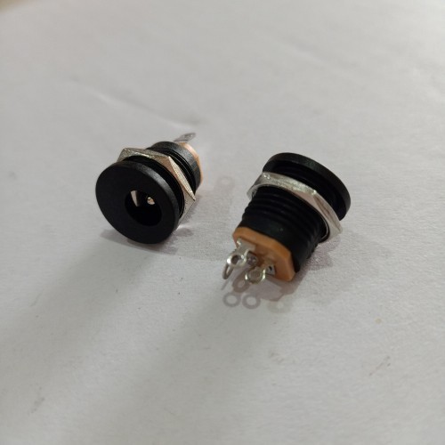 Jual Soket Socket DC Bulat PVC 2.1x5.5mm | Shopee Indonesia