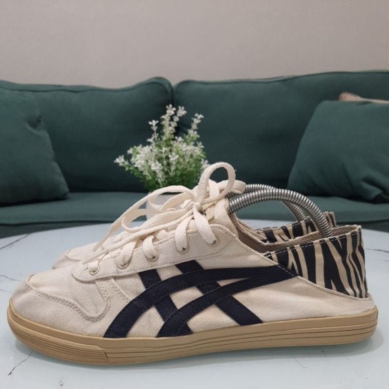 Jual asics aaron hot sale