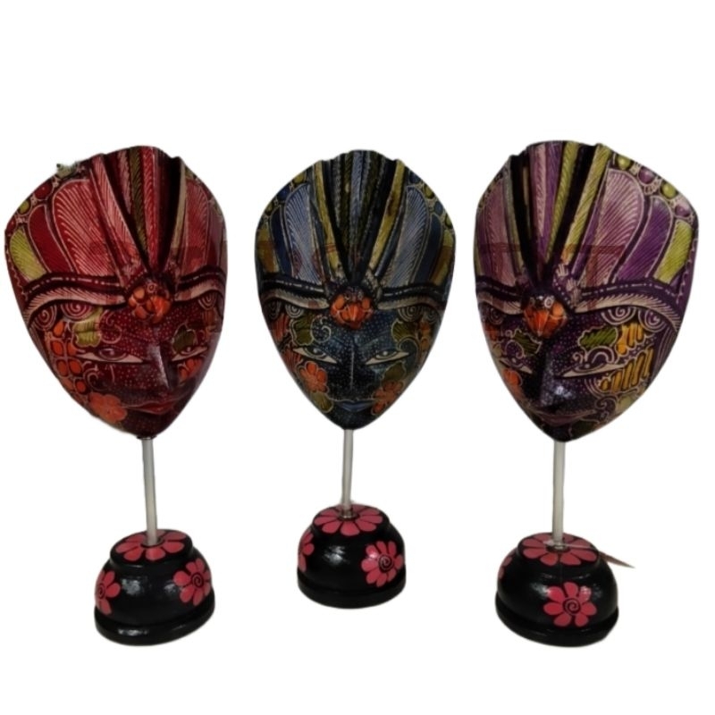 Jual Topeng Stand Panji Merah Batik/ Pajangan Topeng/ Topeng Batik ...