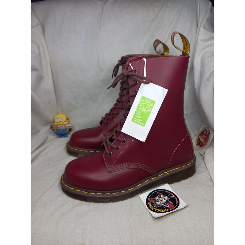 Jual sepatu boots dr martens 1490 vintage oxblood docmart Shopee Indonesia