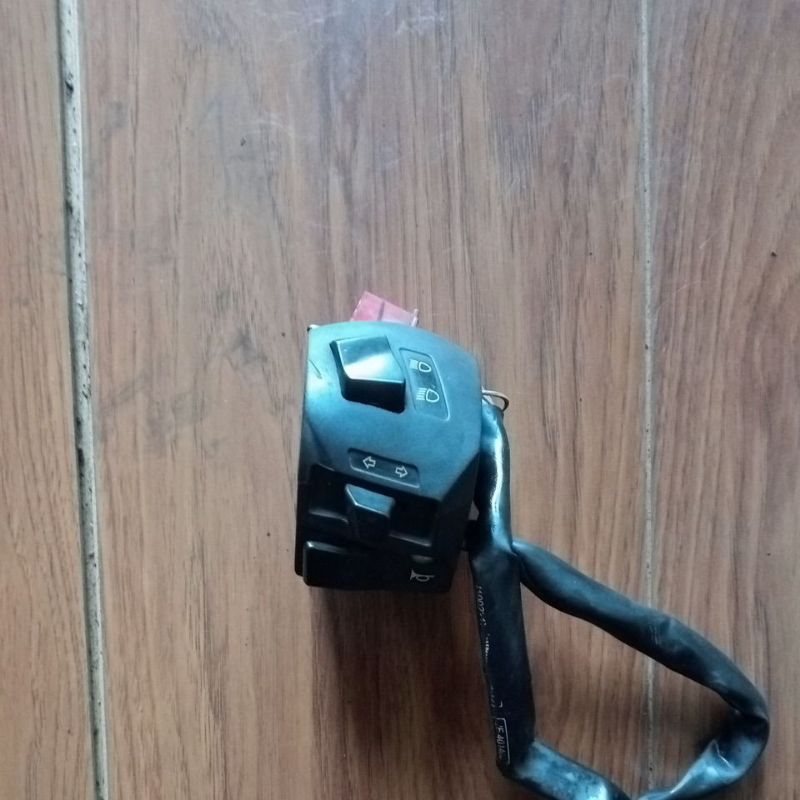 Jual Holder Saklar Lampu Switch Swith Kiri Ori Bajaj Pulsar Ls Shopee Indonesia