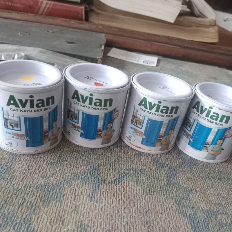 Jual cat avian kayu dan besi kaleng kecil 100cc | Shopee Indonesia