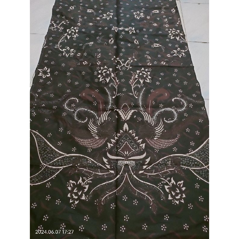 Jual Kain Batik Solo Alusan Merak Mabur Coklat Hitam Foto Pertama Shopee Indonesia 9050