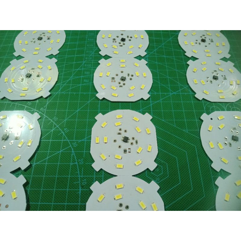 Jual pcb lampu Led 15 watt ac 220 tinggal nambah dua komponen lagi ...
