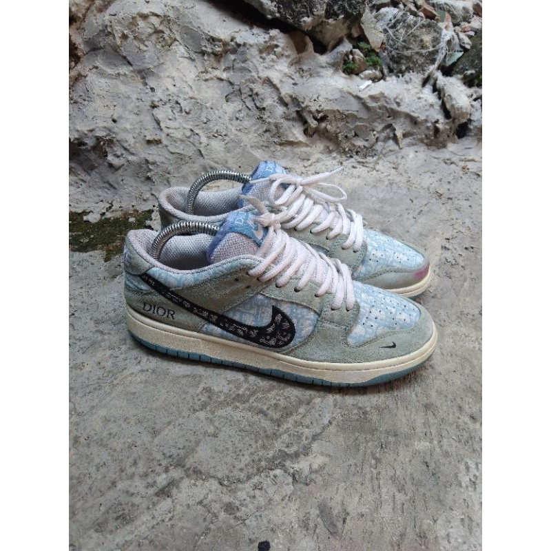 sepatu nike x dior