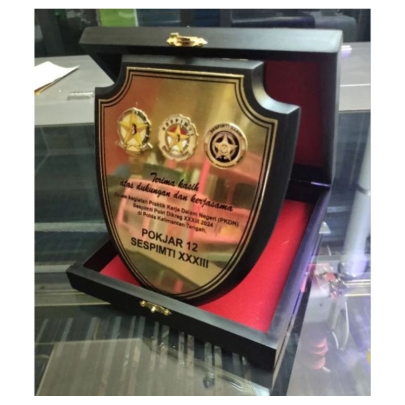 Jual Plakat Kuningan box full kayu | Shopee Indonesia