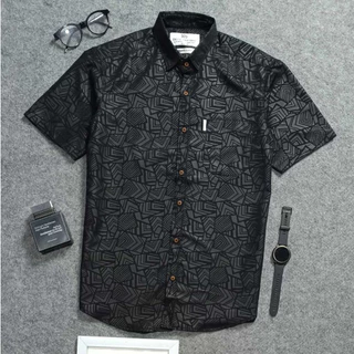 Detak Original Kemeja Embos Pria Lengan Pendek Motif Etnik Hitam