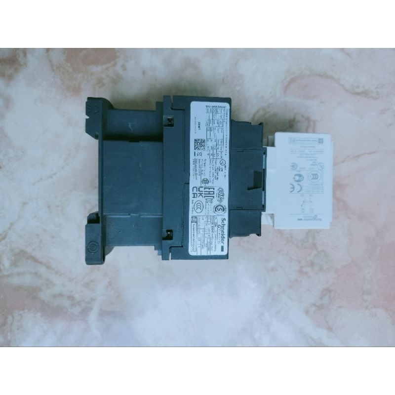Jual kontaktor Sc***ider LC1 D09/LADN11/tesys/NO/NC tipe baru koil 220V ...