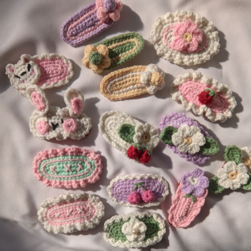 Jual Strawberry hairclip crochet/ jepit rajut strawberry | Shopee Indonesia