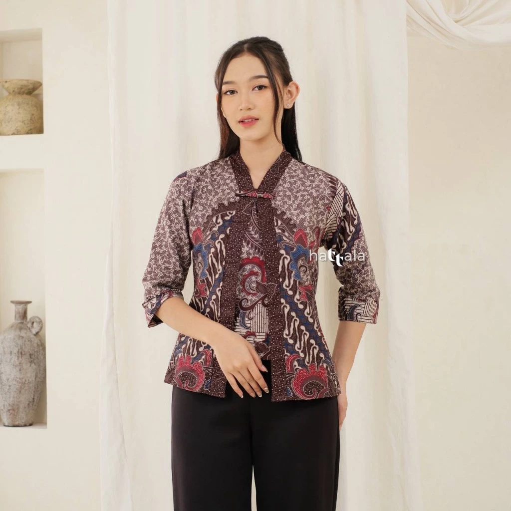 Gambar 4 Atasan Batik Wanita Katun Asli Hattala Blouse Bolero Kekinian Premium