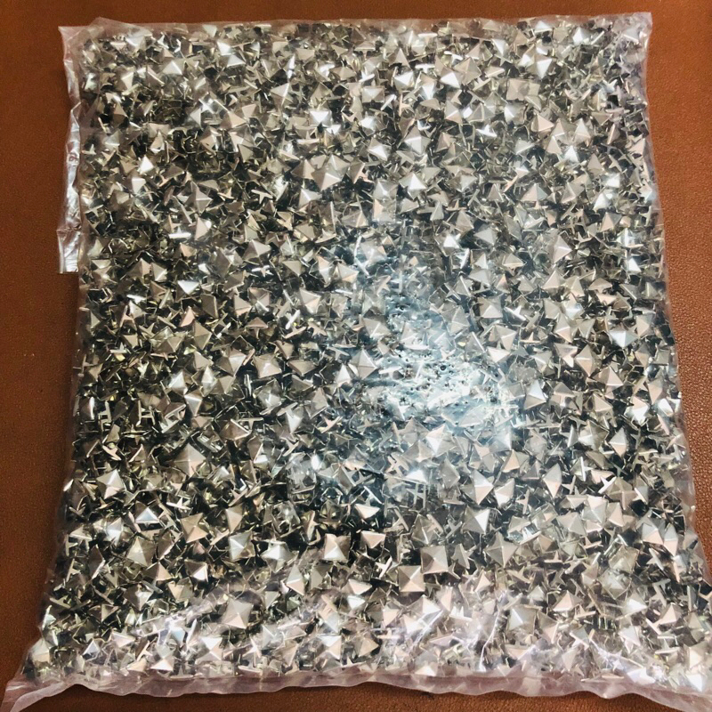 Jual spike piramid 8mm 10mm dan 12mm | Shopee Indonesia