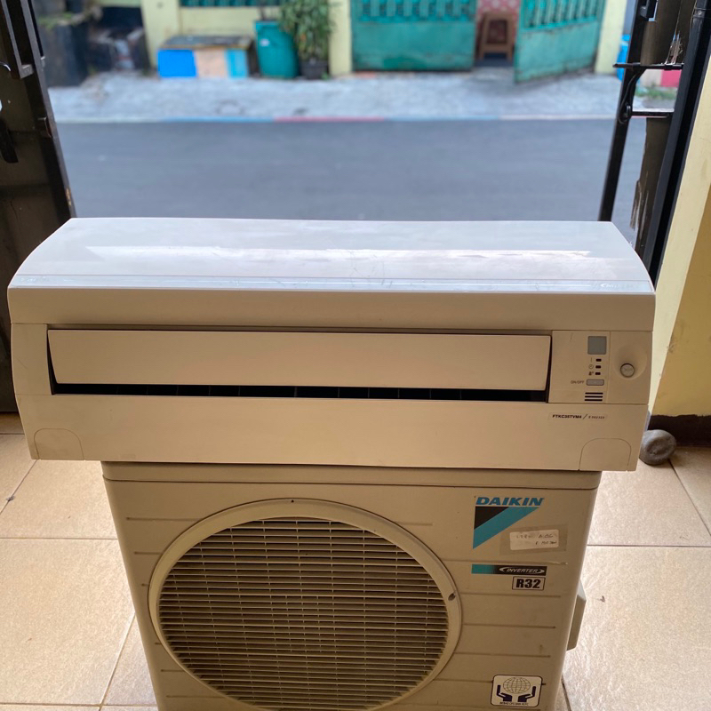 Jual Ac Daikin 1.5pk Inverter second unit only | Shopee Indonesia