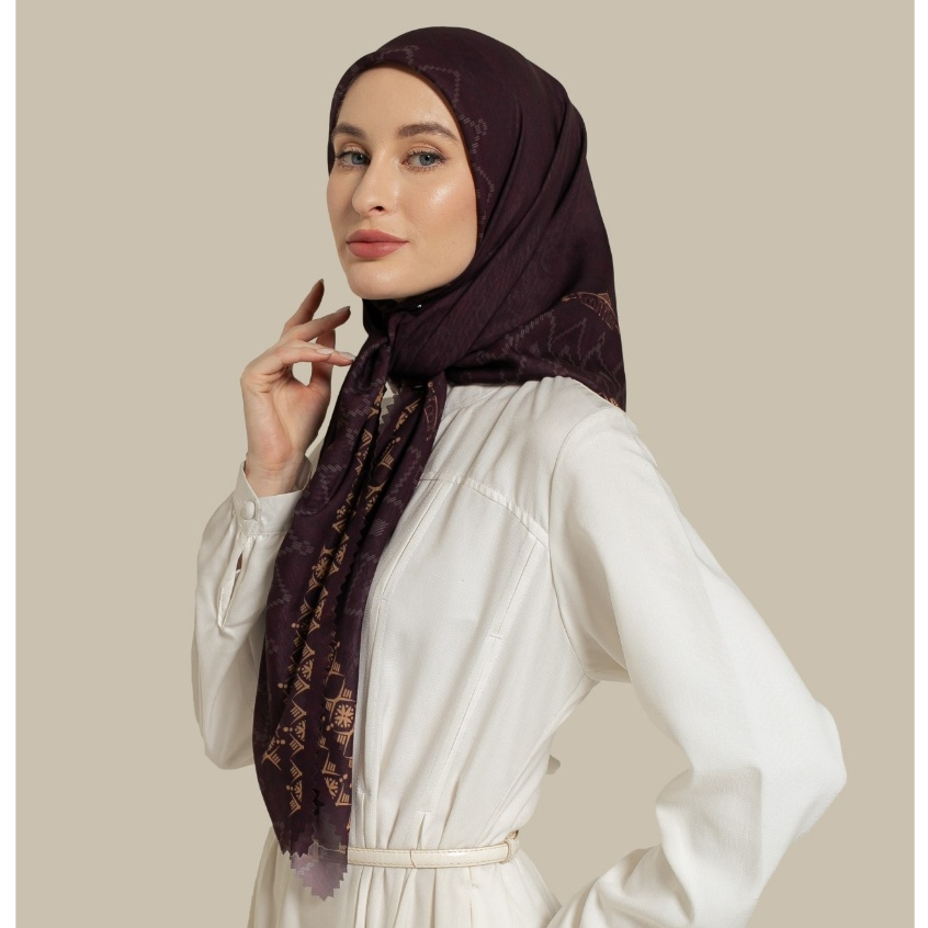 Wulang Narawangsa Hijab Segi Empat Musi Maroon Kerudung Segi Empat Hijab Motif Segi Empat Hijab Voal Premium